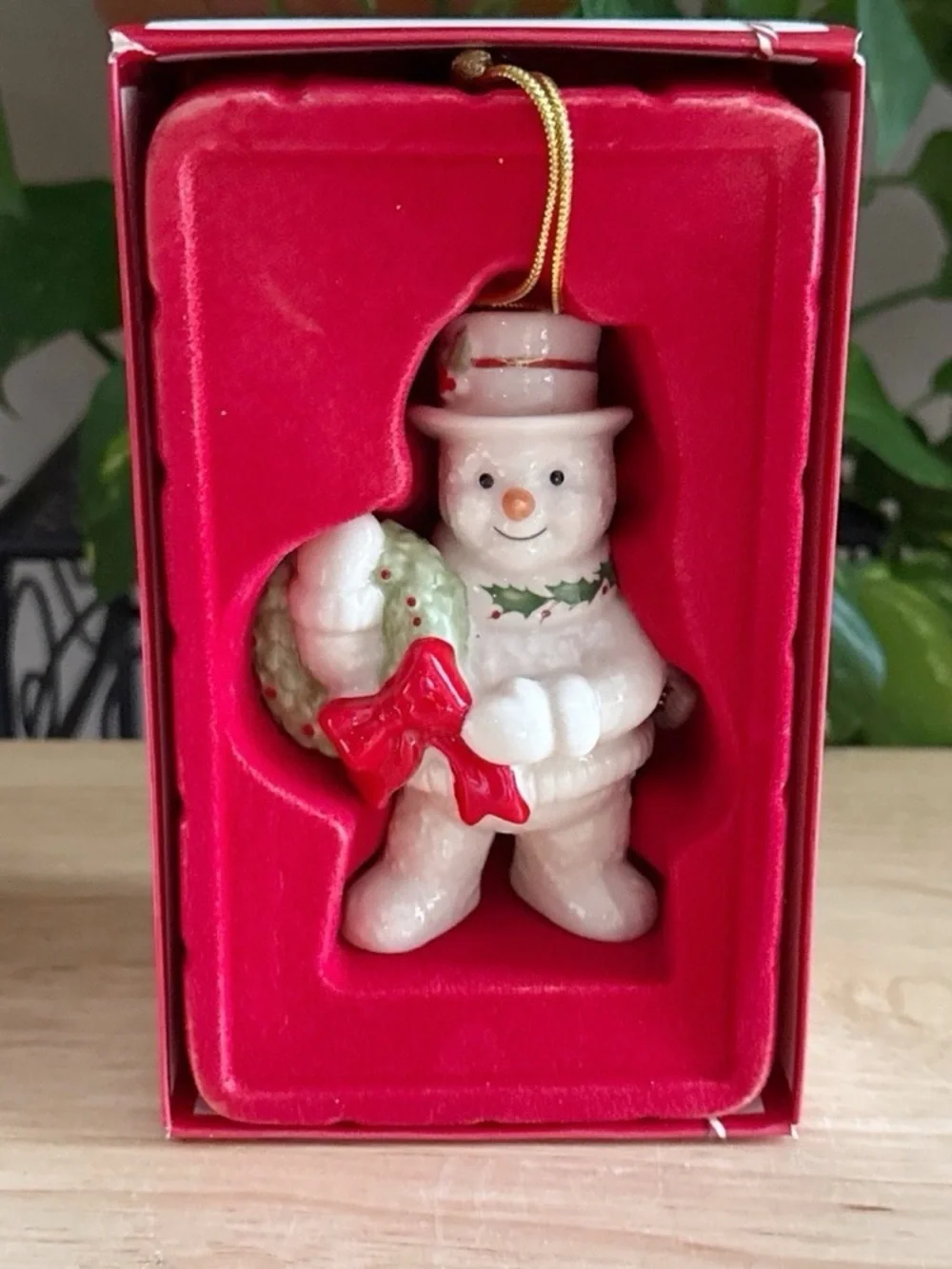 Lenox Holiday Snowman Holding Wreath Fine China Christmas 3” Inch Ornament NIB
